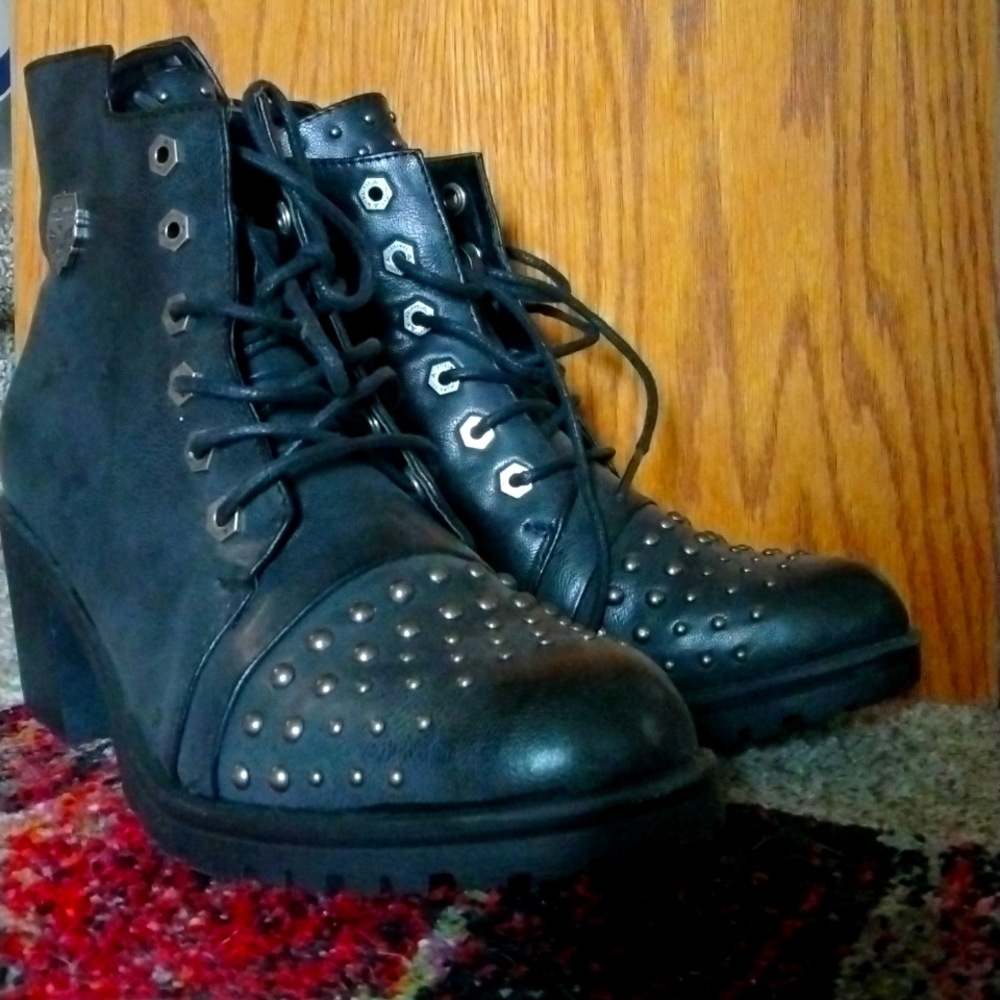 Milwaukee Ladies Studded Boots